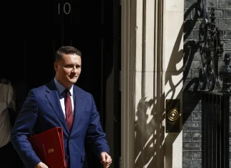 Starmer holds talks with challenger Streeting amid mounting leadership revolt Starmer meets rival Streeting amid leadership revolt