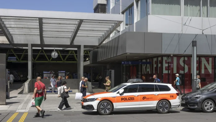 Three injured in Swiss train station 'terrorist attack'