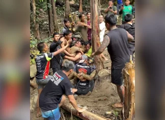 Watch: Four additional people saved from a flooded cave in Laos Watch: Four more people rescued from flooded cave in Laos