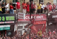 Dozens rescued from elevated platform during Arsenal’s victory parade celebration Dozens rescued from height during Arsenal victory parade