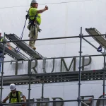 Xarunta Kennedy oo Magaca Trump ka saartay sharaftiisa iyo aqoonsigiisa Trump's name removed from Kennedy Center