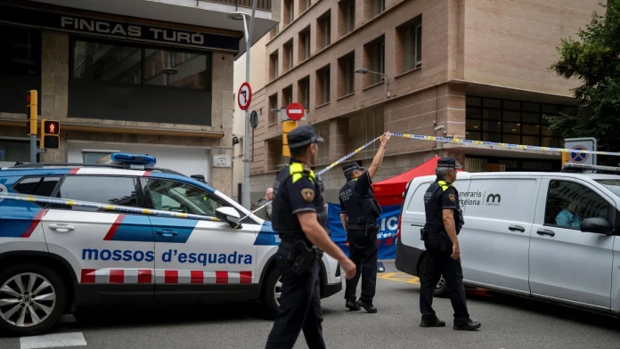 Man Fatally Shot Outside Police Station in Barcelona Man shot dead outside Barcelona police station