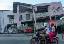 Powerful earthquake in the Philippines leaves at least 32 feared dead Powerful Philippine quake leaves at least 32 feared dead