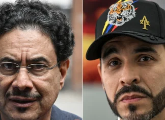 Right-wing outsider edges ahead in tight Colombian presidential election race Right-wing maverick takes slim lead in Colombian election