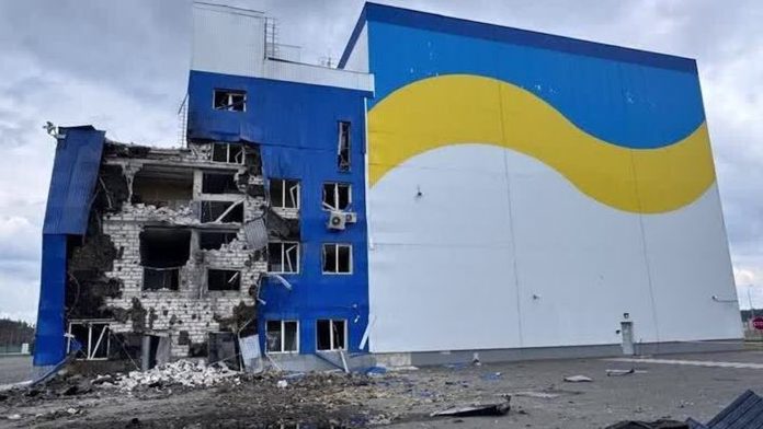Russia Strikes Nuclear Fuel Storage Site Near Ukraine’s Chornobyl Plant Russia hits nuclear fuel storage facility near Chornobyl