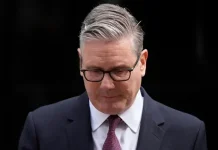 Ra’iisul Wasaaraha UK Keir Starmer oo is casilay