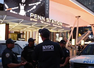 Six People Hurt in Stabbing at New York’s Penn Station Six injured in New York Penn Station stabbing incident