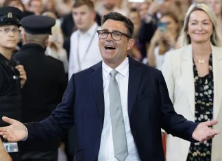 Starmer vows seamless transition following talks with Andy Burnham Starmer pledges smooth transition after Burnham talks
