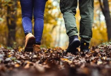 Study Finds Most People Naturally Veer Left While Walking People naturally turn to left when walking, study finds