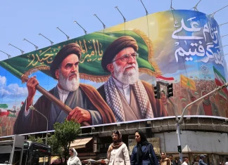 US Launches Strikes on Iran as Tehran Threatens Retaliation for Attacks US strikes Iran as Tehran warns of response to attacks