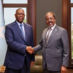 Madaxweyne Xasan Sheekh oo la kulmay Madaxweynihii hore ee Senegal Macky Sall