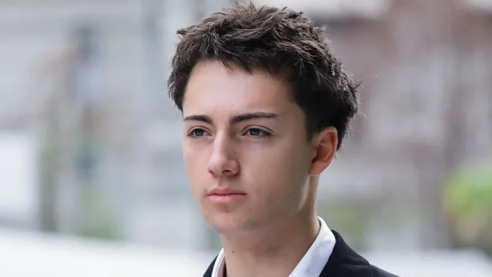 French teenager fined in Singapore over “straw licking” incident French teen fined in Singapore 'straw licking' case