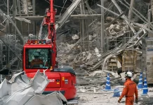 Japan earthquake death toll reaches 28 as survivors battle extreme heat Japan quake toll hits 28 as survivors struggle in heat