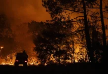 More than 200,000 people evacuated as wildfires burn across Spain and France Over 200,000 evacuated in Spanish and French wildfires