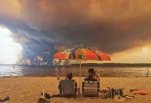 Over 200,000 forced to flee as wildfires burn across France and Spain Over 200,000 evacuated as French, Spanish fires rage