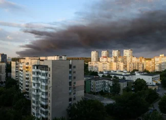 Russia Bombards Kyiv in Massive Ballistic Missile Strike Russia pounds Kyiv in major ballistic missile attack