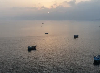 US Reimposes Iran Oil Sanctions After Tanker Attacks in Strait of Hormuz US restores Iran oil sanctions as tankers hit in Hormuz