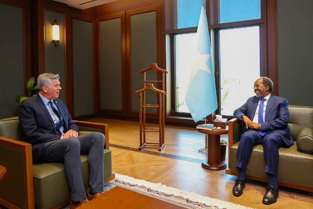 Madaxweyne Xasan oo la kulmay xubin ka tirsan Aqalka golaha wakiillada Maraykanka