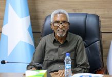 Guddoomiye Cabdi Xaashi oo shir guddoomiyay kulanka guddiga Joogtada Aqalka Sare