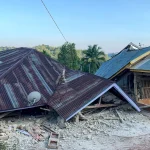 Dhulgariir dhimasho leh oo cabirkiisu yahay 7.7 oo ka dhacay Indonesia ayaa dilay 47 qof