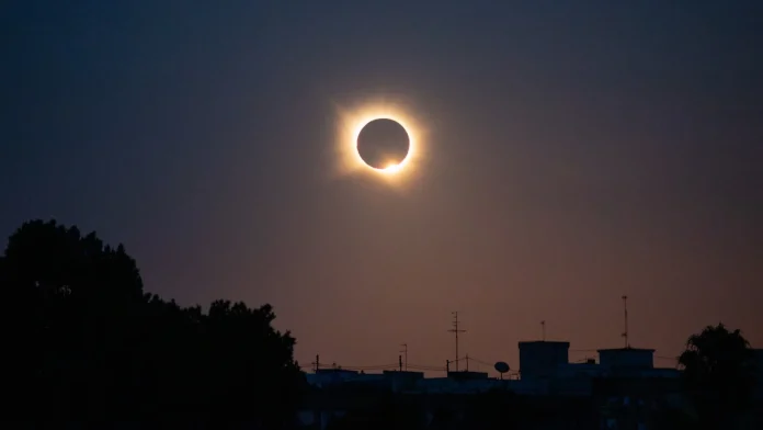 Iceland and Spain Witness a “Dream” Total Solar Eclipse Spectacle Iceland, Spain experience 'dream' full solar eclipse