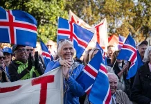 Iceland votes in referendum to reject talks on joining the EU Iceland rejects EU-accession talks in referendum