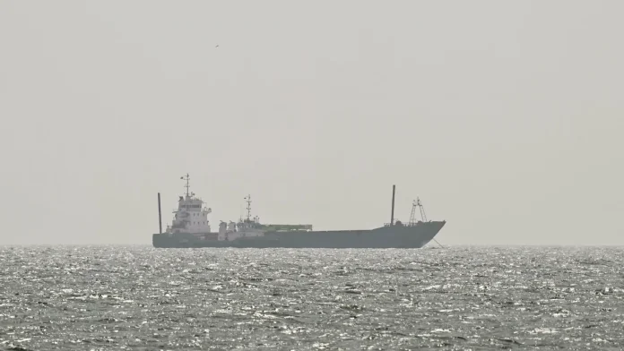 Iran says deal with Oman on control of strait is close