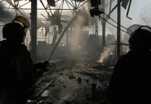 New Russian strikes in Ukraine leave at least two dead Fresh Russian strikes kill at least two people in Ukraine