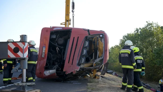 Polish Bus Crash in Hungary Kills 12, Leaves 10 People Polish bus crash in Hungary leaves 12 dead, 10 injured