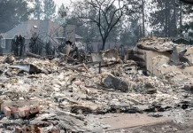 Thousands Evacuate as Wildfires Threaten Spokane, Washington Thousands flee wildfires in US city of Spokane