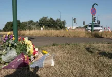 Tributes pour in for UK police officers killed in wrong-way crash Tributes to UK police officers killed in wrong-way crash