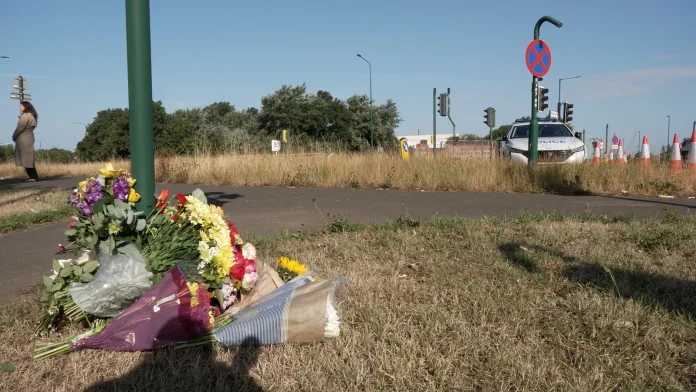 Tributes pour in for UK police officers killed in wrong-way Tributes to UK police officers killed in wrong-way crash
