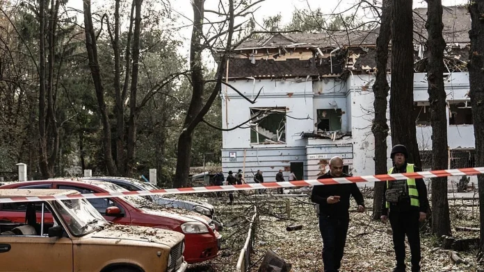 16 Killed in 24 Hours as Ukraine and Russia Exchange 16 dead over 24 hours as Ukraine, Russia trade strikes