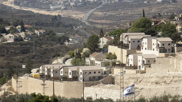 Israel to close British consulate over sanctions
