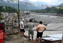 Nepal Flood Death Toll Surpasses 900 as Missing Persons Rise Nepal flood toll tops 900 as number of missing climbs