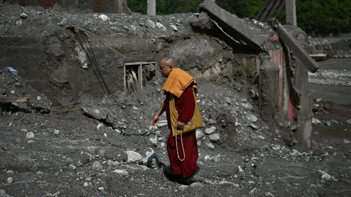 Flood mourning day in Nepal as rescue efforts continue