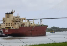 Panama Canal starts cutting ship crossings as El Niño worsens drought Panama Canal begins reducing crossings due to El Niño