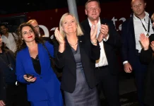 Swedish opposition holds narrow edge as election remains too close to call Swedish opposition's slight lead in election dead heat