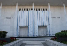Trump warns he may keep the Kennedy Center closed indefinitely Trump threatens to keep Kennedy Center shut