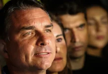 Bolsonaro Edges Lula, Sending Brazil’s Presidential Election to Runoff Bolsonaro leads Lula as Brazil election goes to run-off