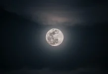 DCU scientists develop methods to extract oxygen from Moon soil DCU researchers work on extracting oxygen from lunar soil
