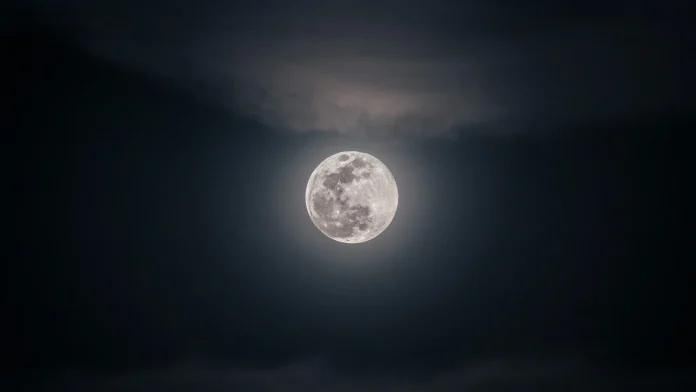 DCU scientists develop methods to extract oxygen from Moon soil DCU researchers work on extracting oxygen from lunar soil