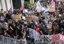 French students plan further protests as UN expresses concern France students plan more protests as UN voice 'concern'