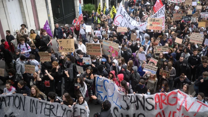 France students plan more protests as UN voice 'concern'