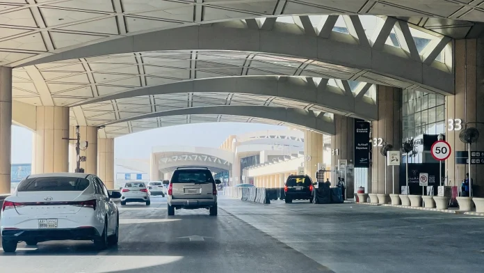 Houthis claim new strike on Saudi airport after 3 killed