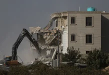 Israel Razes West Bank Homes Following Deadly Attack Israel demolishes homes in West Bank after fatal attack