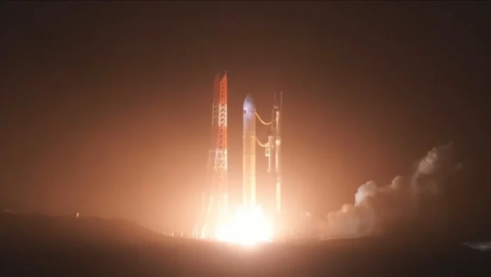 Japan Kicks Off First-Ever Mission to Mars’ Moon Phobos Japan launches world-first mission to moon of Mars