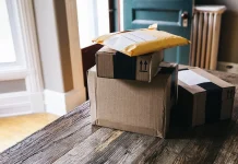 New fee on non‑EU parcels takes effect starting 1 November New levy on non-EU parcels to start on 1 November