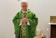Pope Speaks by Phone With Putin While Recovering in Hospital Pope holds phone call with Putin during hospital recovery