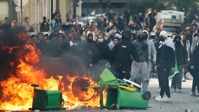 Tens of thousands set to rally in Paris during student Tens of thousands expected in Paris for student protests